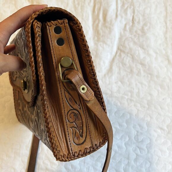 Vintage Joo Kay Hand Tooled Leather Purse - Picture 4 of 9